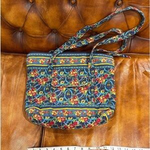 Beautiful over the shoulder bag in GUC